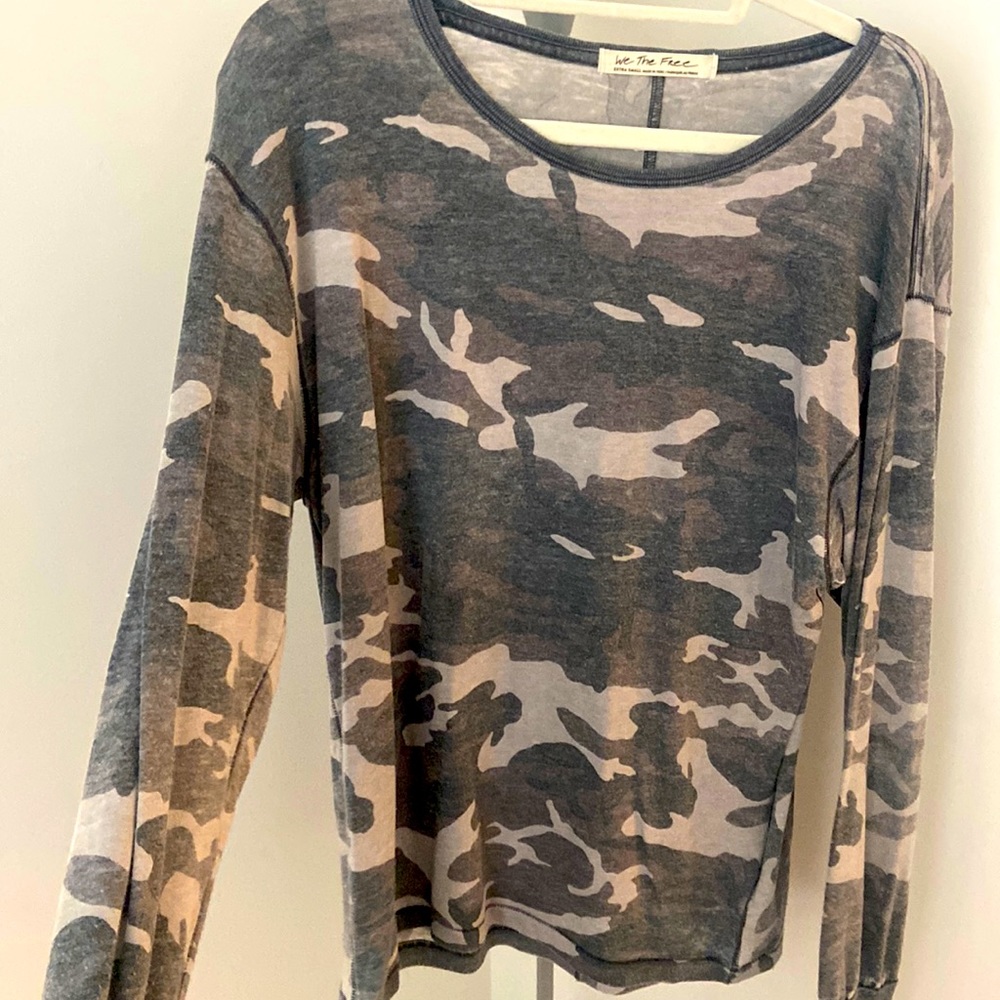 Free People Camo Long Sleeve Size Extra Small